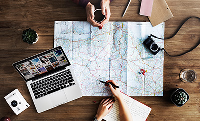 代理綜合旅行業招攬旅客國內外旅遊有
關之事項。