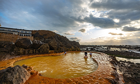 黃金崎不老不死溫泉