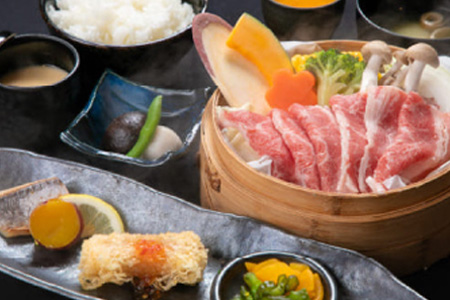 湯布院名物-牛肉蒸籠御膳